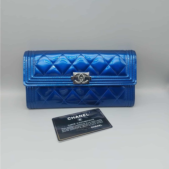 💙CHANEL  Boy Authentic Patent Leather Blue Clutch/Wallet - Picture 3 of 17